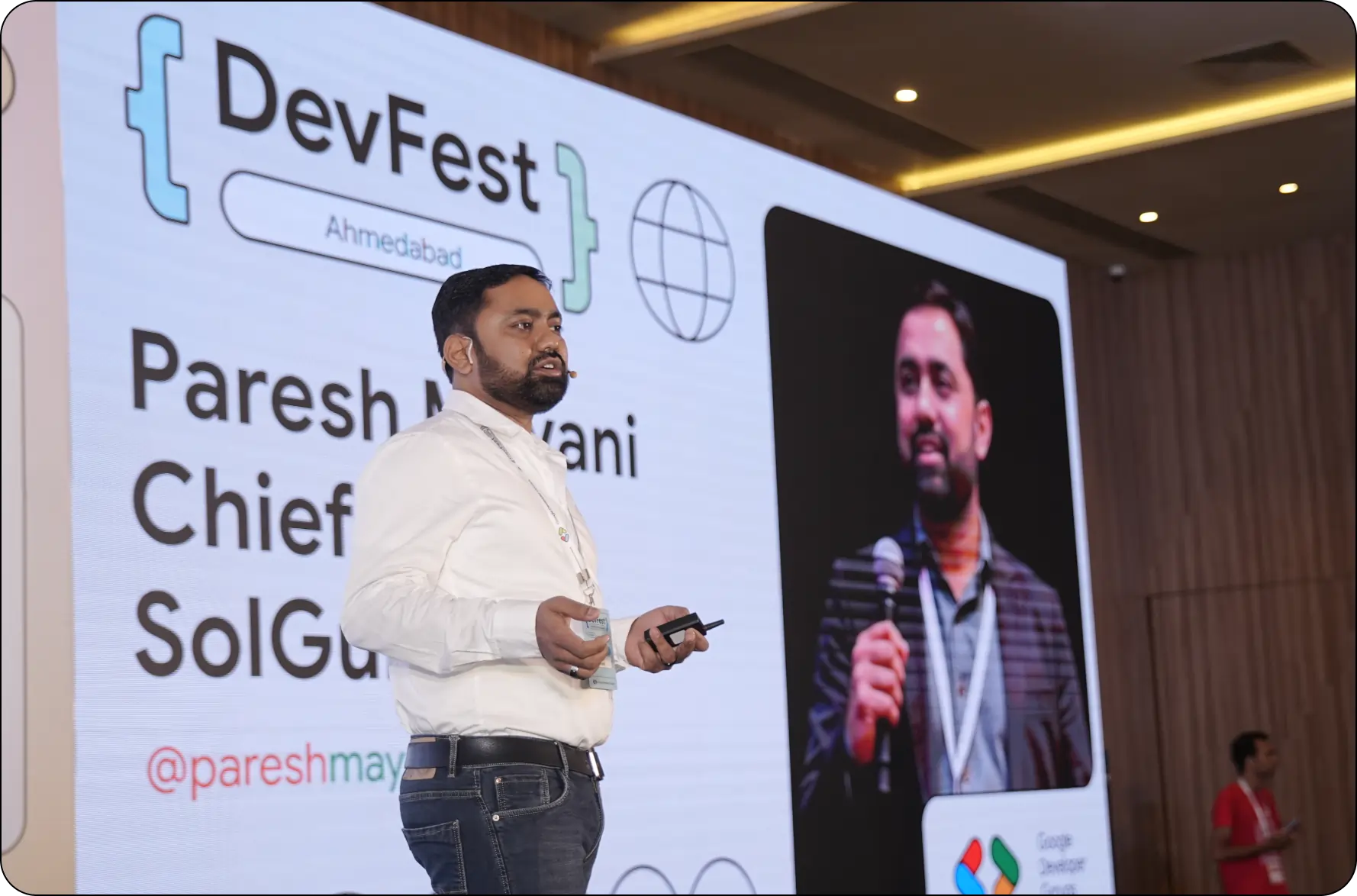 Paresh Mayani, Chief Guru of SolGuruz, speaking at DevFest Ahmedabad